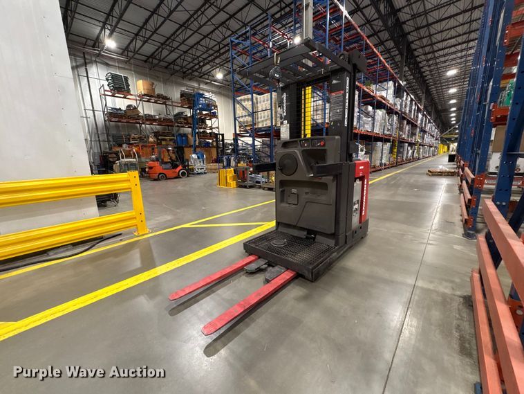 2015 Raymond 520-OPC30TT order picker - ET8685