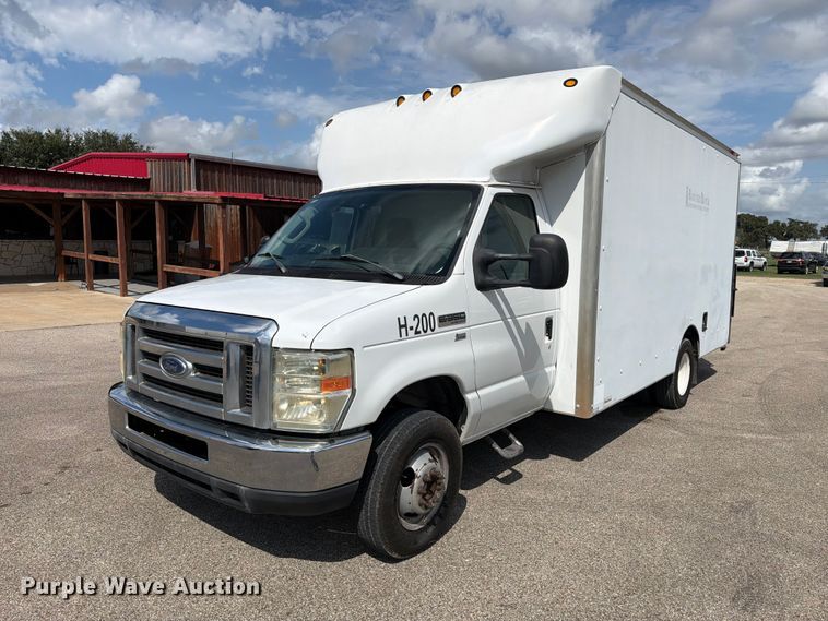 2011 Ford E350 box truck - EU0968