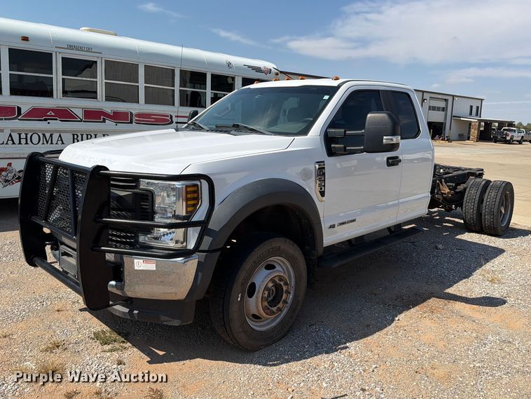 2019 Ford F550 truck cab and chassis - EW8963