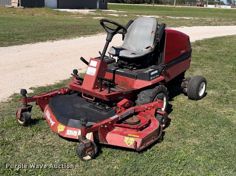 Toro Groundsmaster 228-D lawn mower - EX2328