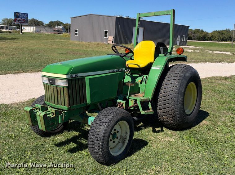 2004 John Deere 990 tractor - EX2330