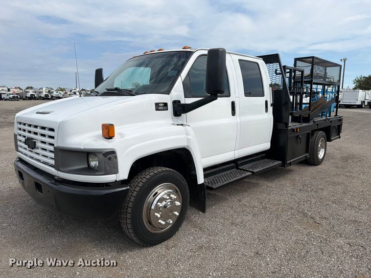 2008 Chevrolet C4500 Crew Cab flatbed truck - FB5214