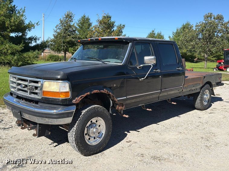 1995 Ford F350 Crew Cab flatbed pickup truck - FB5952