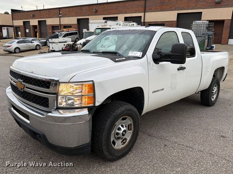 2013 Chevrolet Silverado 2500HD Ext. Cab pickup truck - FG3032