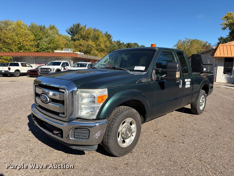 2011 Ford F250 Super Duty Ext. Cab pickup truck - FG3044