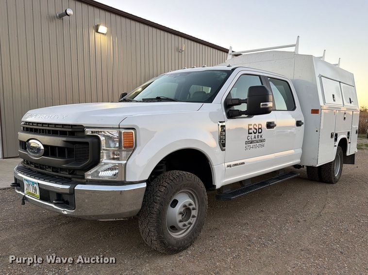 2020 Ford F350 Super Duty Crew Cab utility bed pickup truck - FK3816