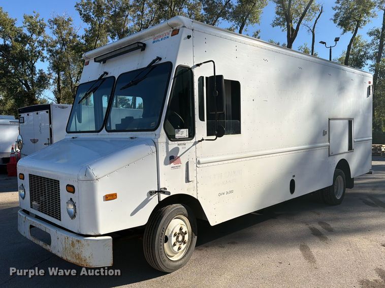 2008 Freightliner MT45 delivery truck - FK3822