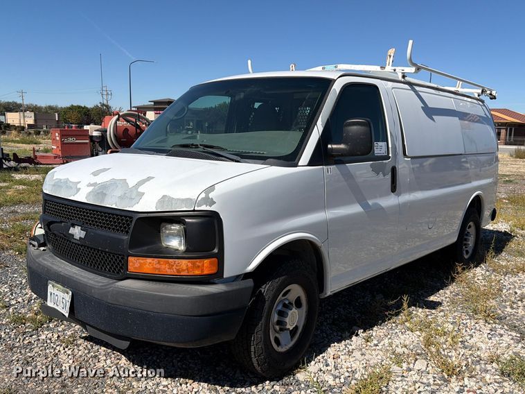 2012 Chevrolet Express 2500 delivery van - FK4657