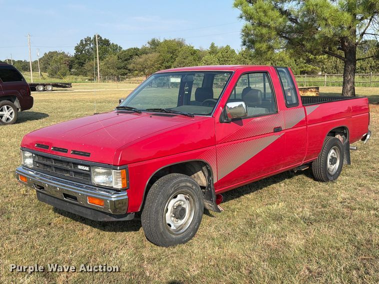 1988 Nissan Pickup Ext. Cab pickup truck - FK5253