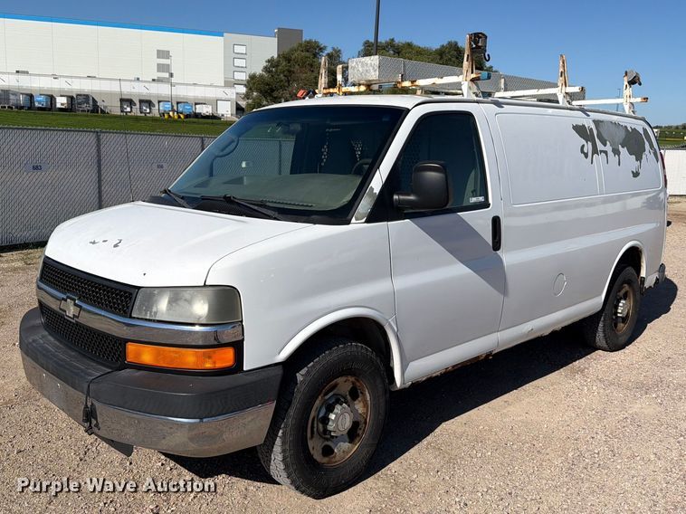 2007 Chevrolet Express 2500 van - FT6845