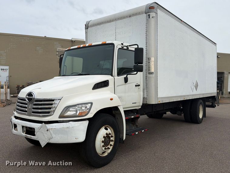 2009 Hino 268 box truck - FT7531