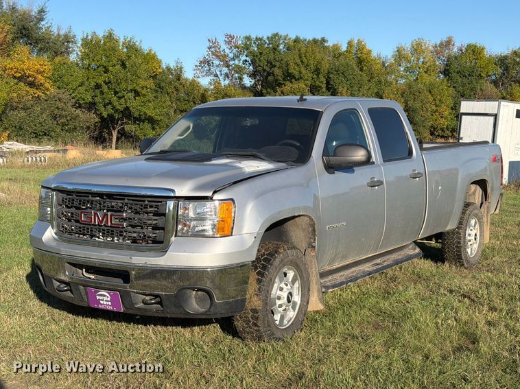 2011 GMC Sierra 2500HD Crew Cab pickup truck - FT7539