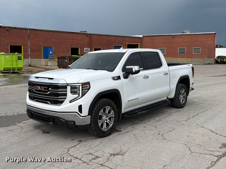 2023 GMC Sierra 1500 Crew Cab pickup truck - FU4643
