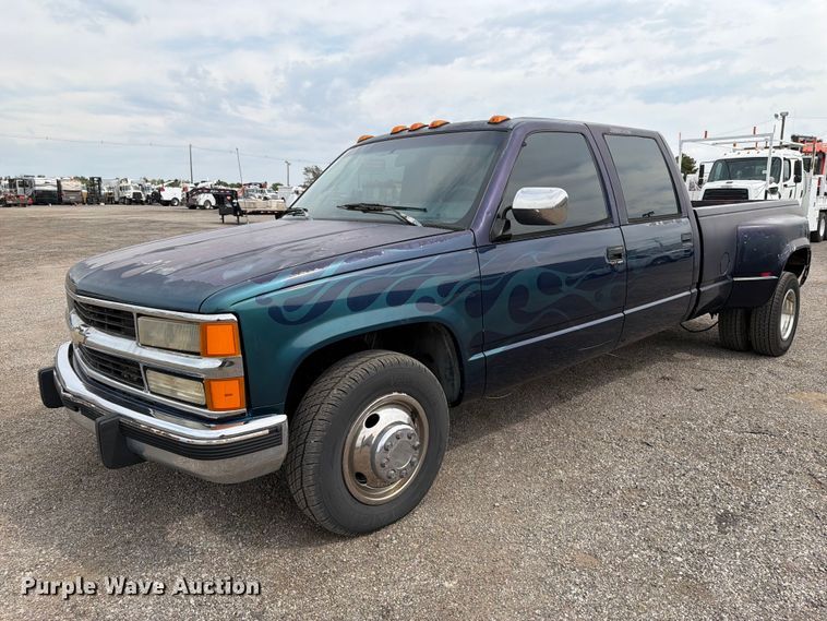 1993 Chevrolet C3500 Crew Cab pickup truck - FW3506