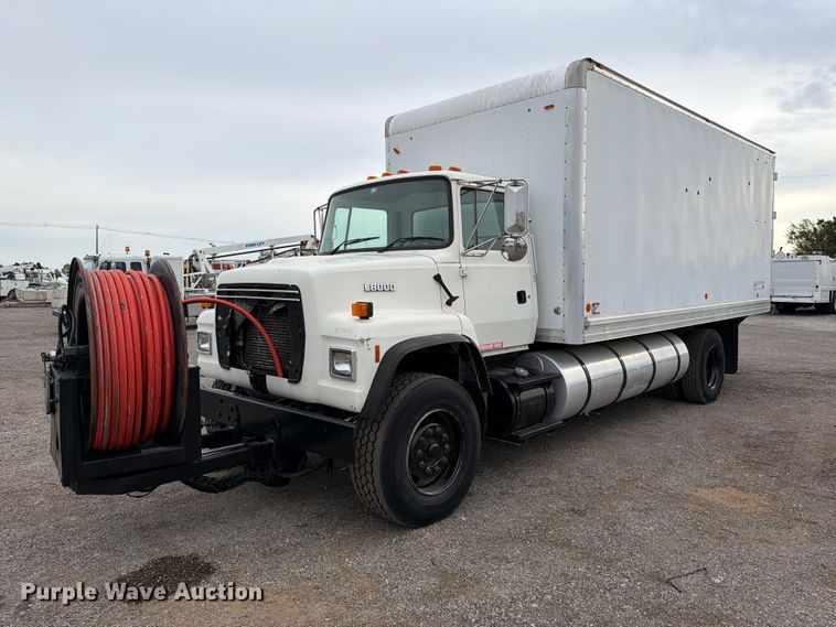 1996 Ford L8000 box truck - FW3514