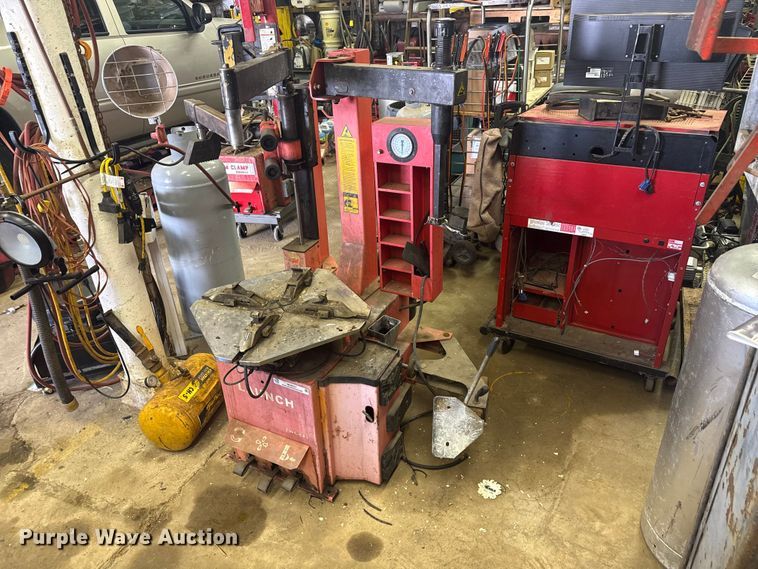 2010 Launch TWC-581LMB tire changer - ND9557