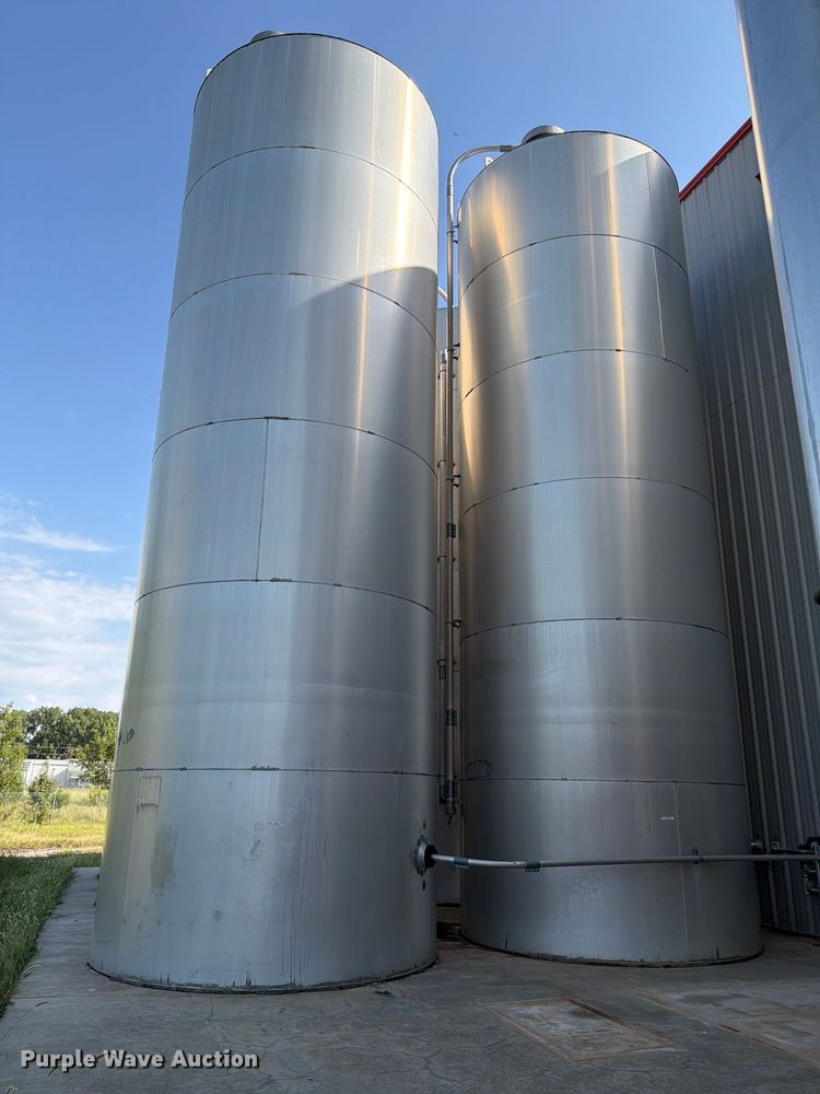 (2) Columbian TecTank silos - NF9528