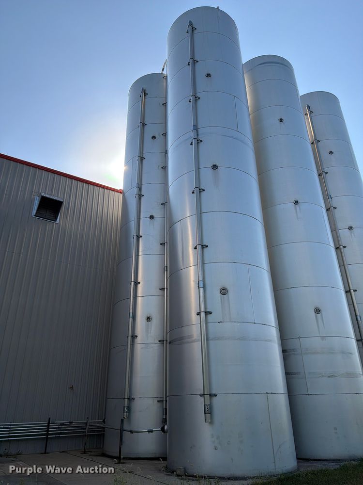 (2) CST Storage silos - NF9529
