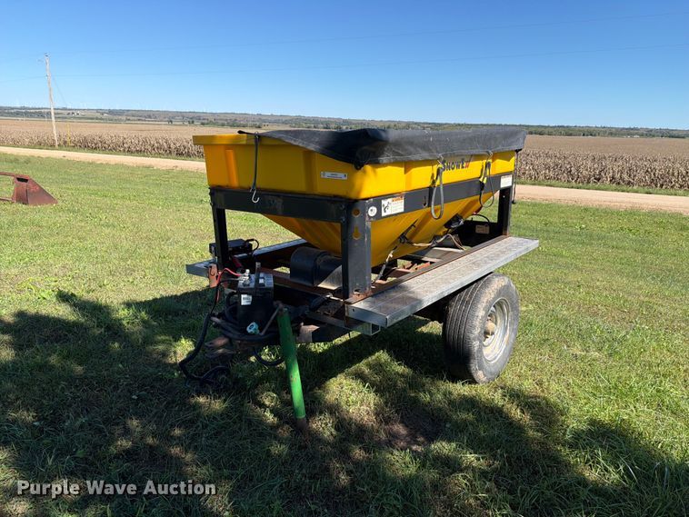 SnowEx  spreader trailer - NF9731