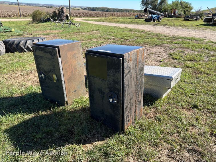 (3) toolboxes - NF9740