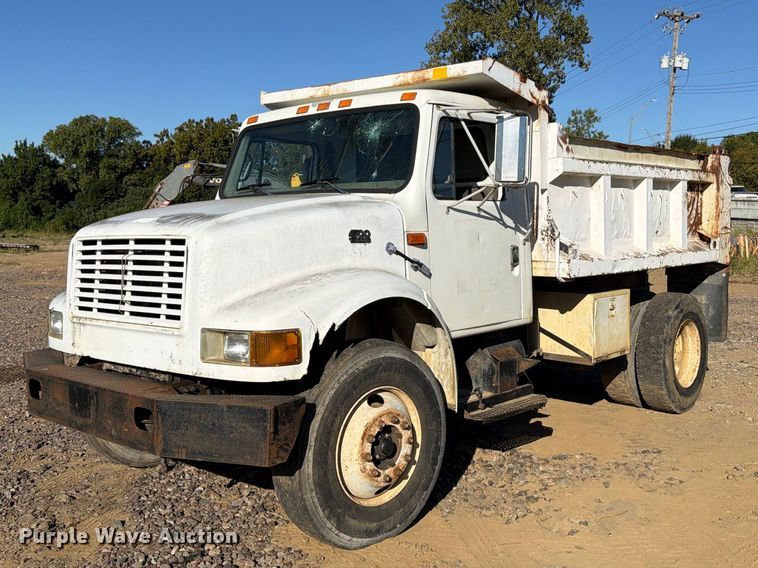 2000 International 4700 dump truck - DT0168