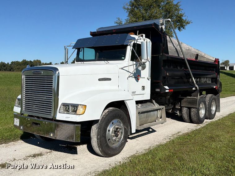 1990 Freightliner FLD dump truck - DT3037