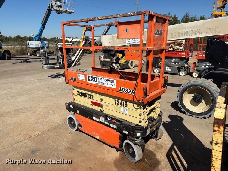 2018 JLG 1932R scissor lift - DV7393