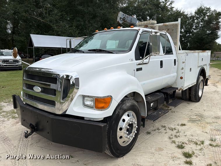 2008 Ford F650 Crew Cab utility / service truck - DV7398
