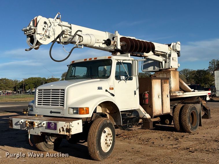 2001 International 4700 digger derrick truck - DV8688