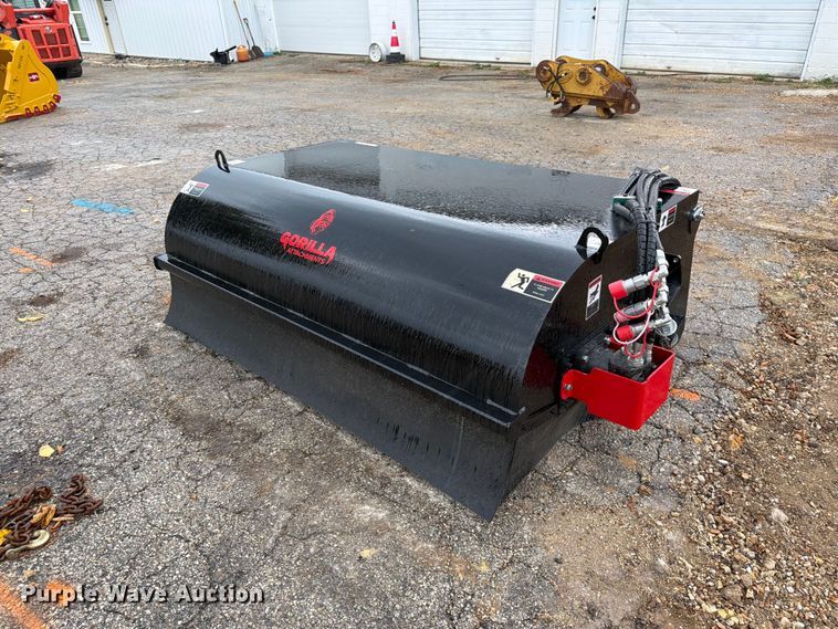 Gorilla 72" W skid steer sweeper - DZ4927