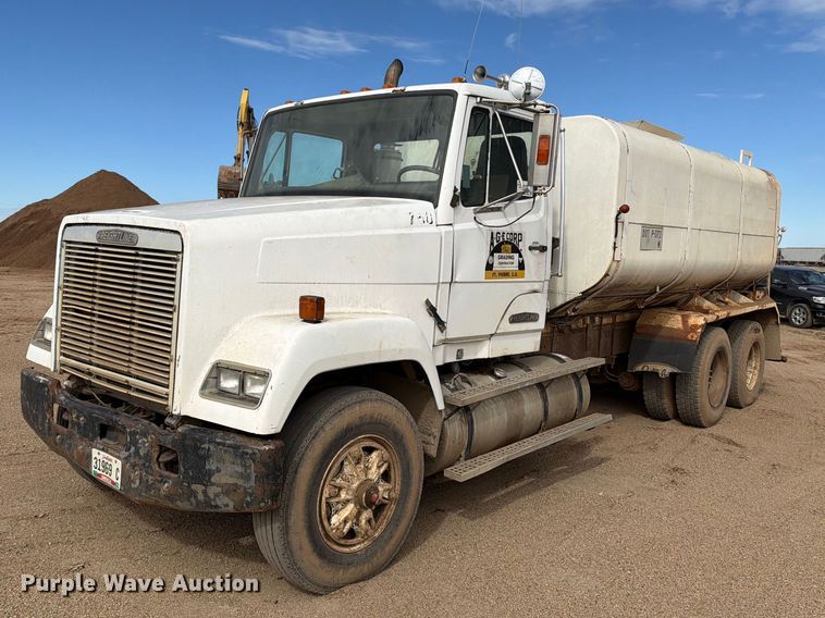 1989 Freightliner Conventional water truck - EA0576