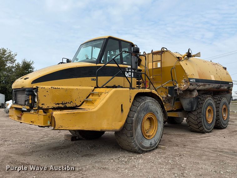2006 Caterpillar 740 water wagon - EP7828