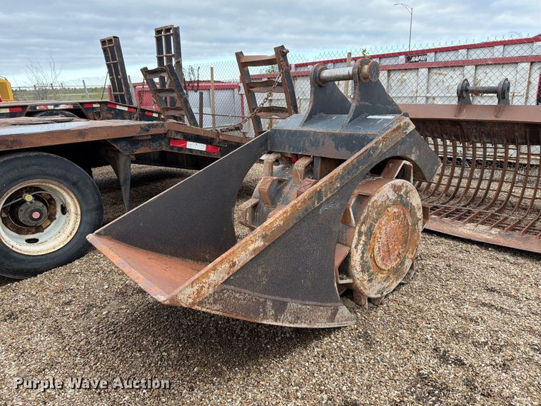 Excavator roller bucket - EP7880