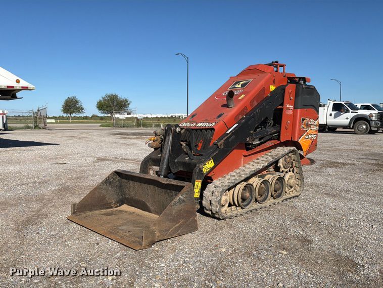 2015 Ditch Witch SK850 compact utility loader - EP7893