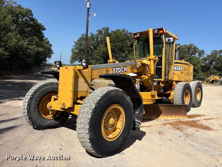 1999 John Deere 770CH motor grader - ES8141