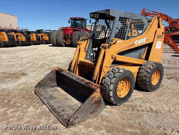 1998 Case 95XT skid steer loader - ES8218