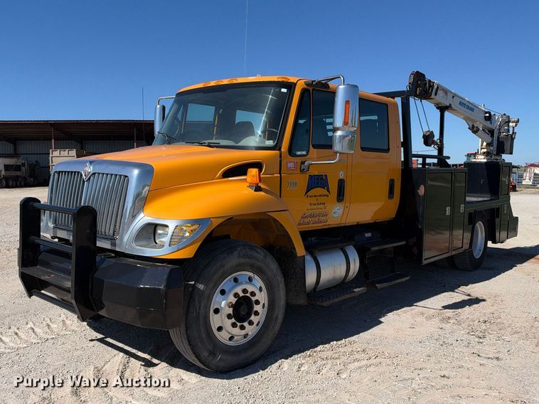 2006 International WorkStar 7400 Crew Cab flatbed truck - EX2354
