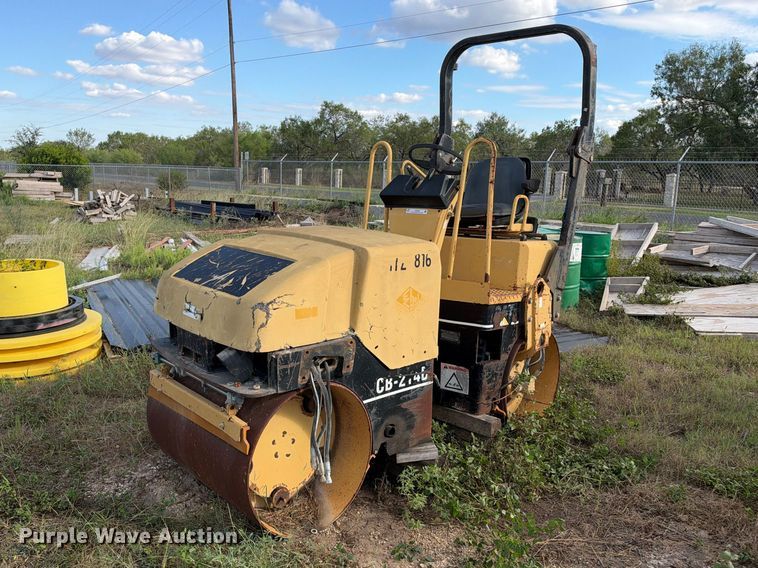 2002 Caterpillar CB-214D double drum vibratory roller - FB8368