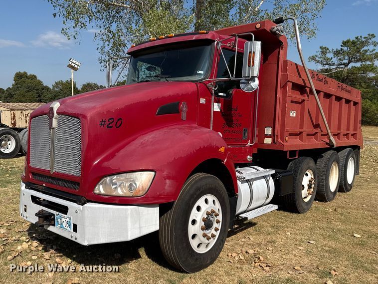 2012 Kenworth T440 dump truck - FC4453