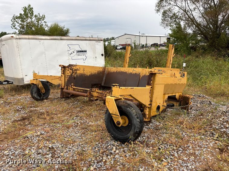 DoMor Equipment R-600C aggregate spreader - FG0751