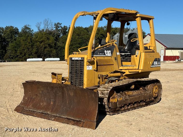 2004 Caterpillar D3G XL dozer - FG0765
