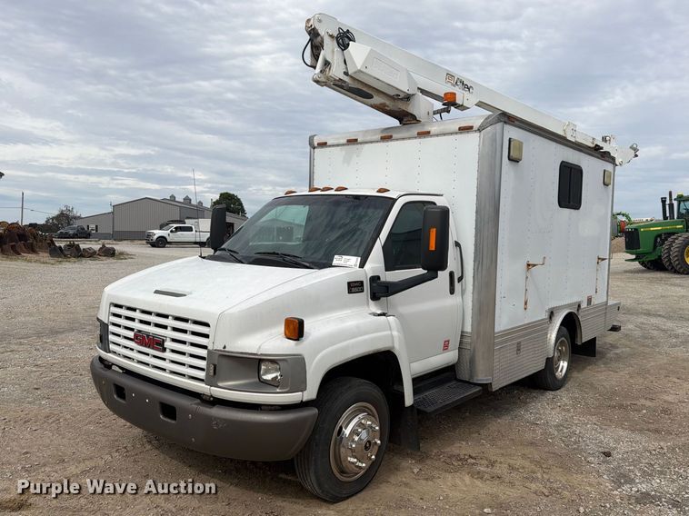 2008 GMC C5500 bucket truck - FG3030