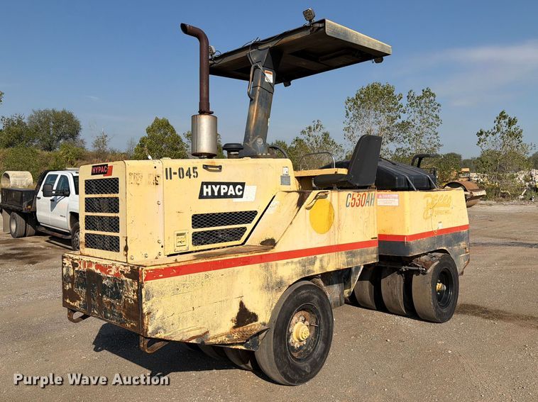 2004 Hypac C530AH pneumatic roller - FI0427