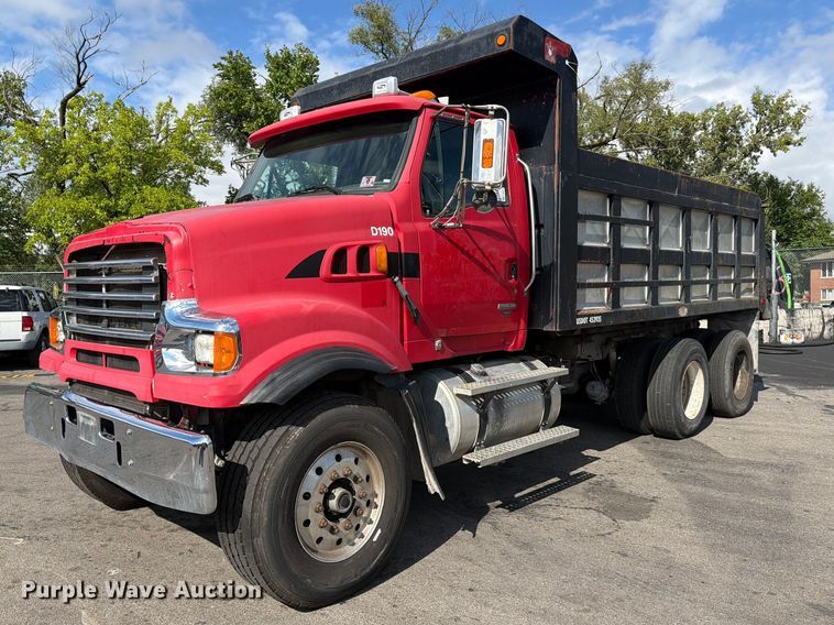 2008 Sterling Truck L9500 Series dump truck - FJ2014