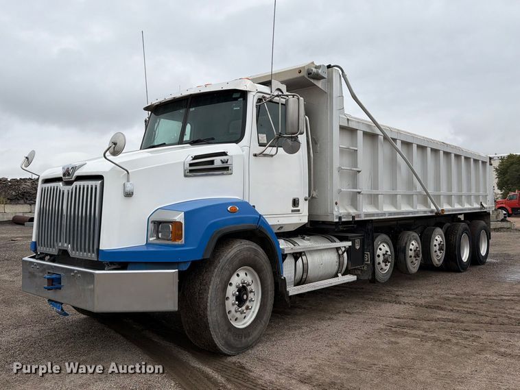 2017 Western Star 4700 dump truck - FK3677
