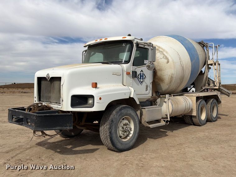 2007 International DF567 ready mix truck - FK4667