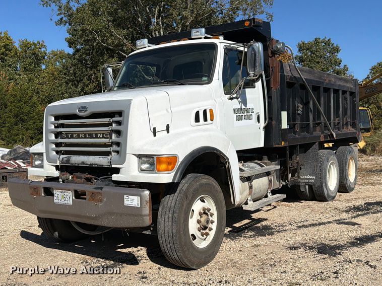2006 Sterling L8500 dump truck - FM6526