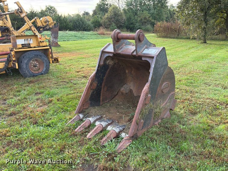Strickland excavator bucket - FM6539