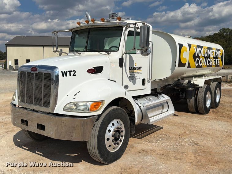 2013 Peterbilt 348 water truck - FN2065