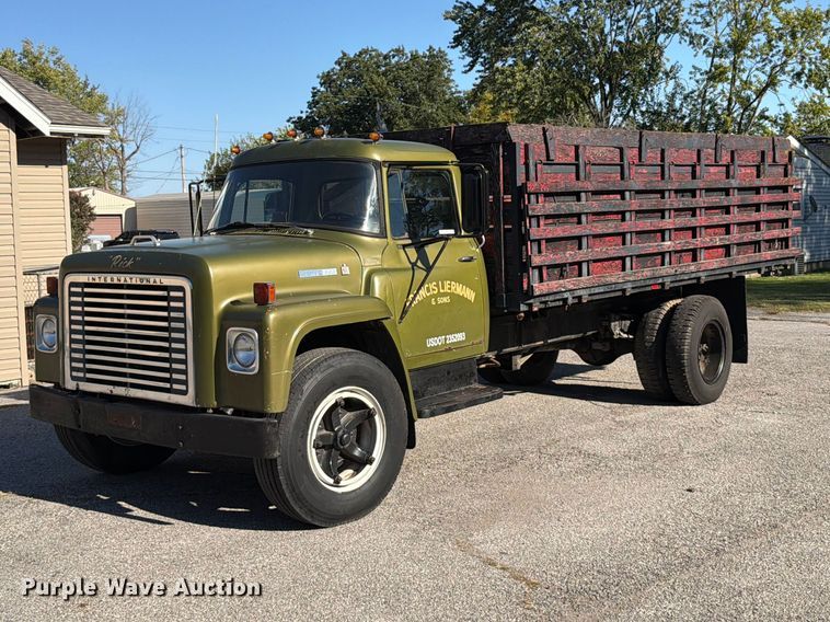 1973 International Loadstar 1600 dump flatbed truck - FT6471